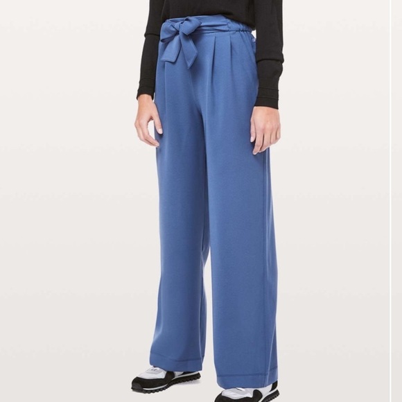 Lululemon Noir Pant Woven in Gatsby Blue - Picture 9 of 11